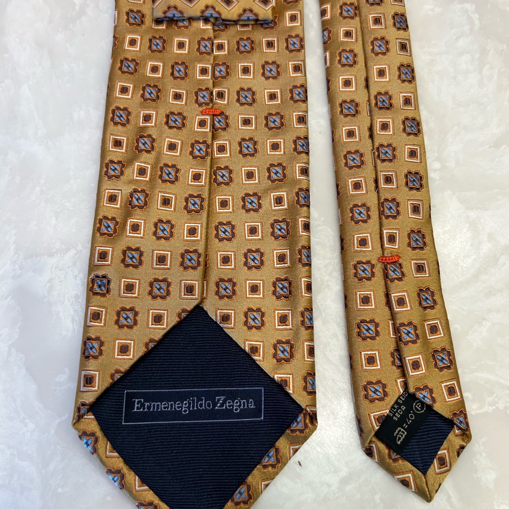 Ermenegildo Zegna Luxurious Silk Geometric Patterned Tie - Gold & Blue, Italian - Picture 6 of 13